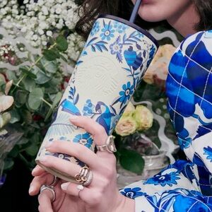 Starbucks x FARM Rio Limited Edition Lenco Azulejo venti cold tumbler